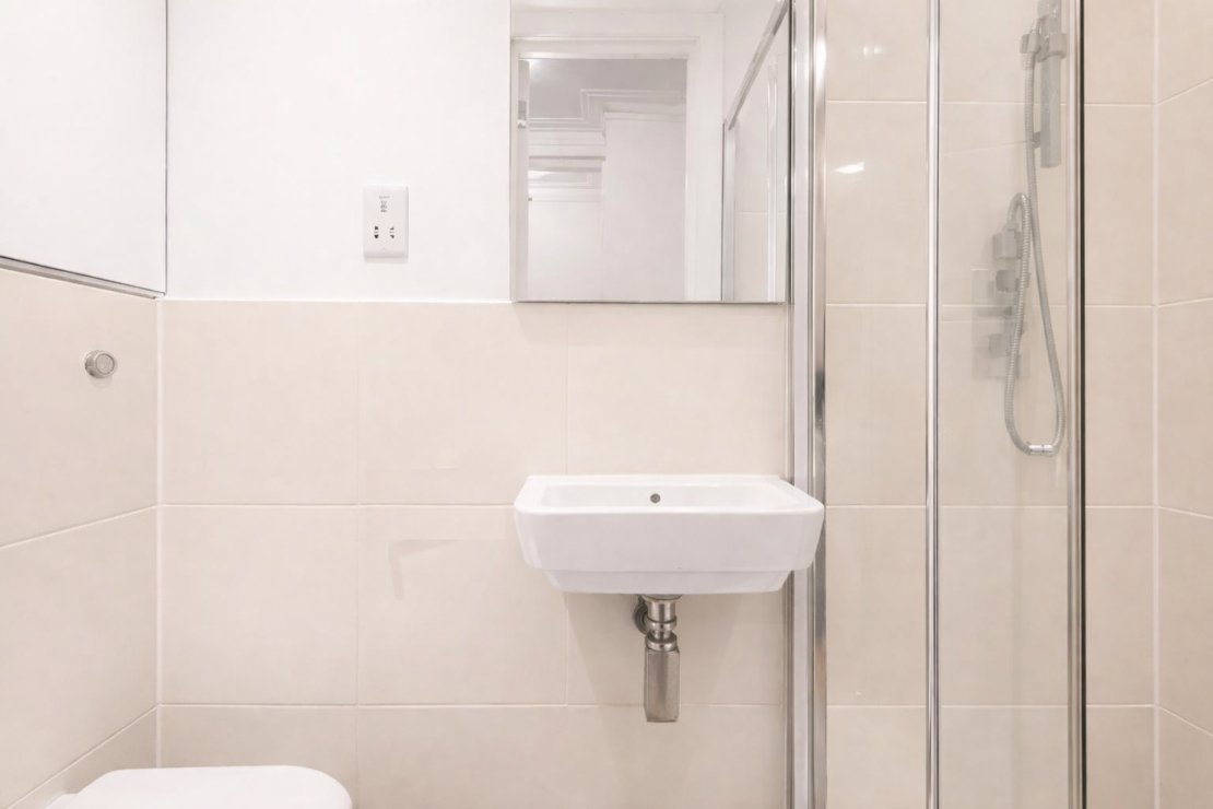 2 bedroom Flat for sale in Greenhill-view8