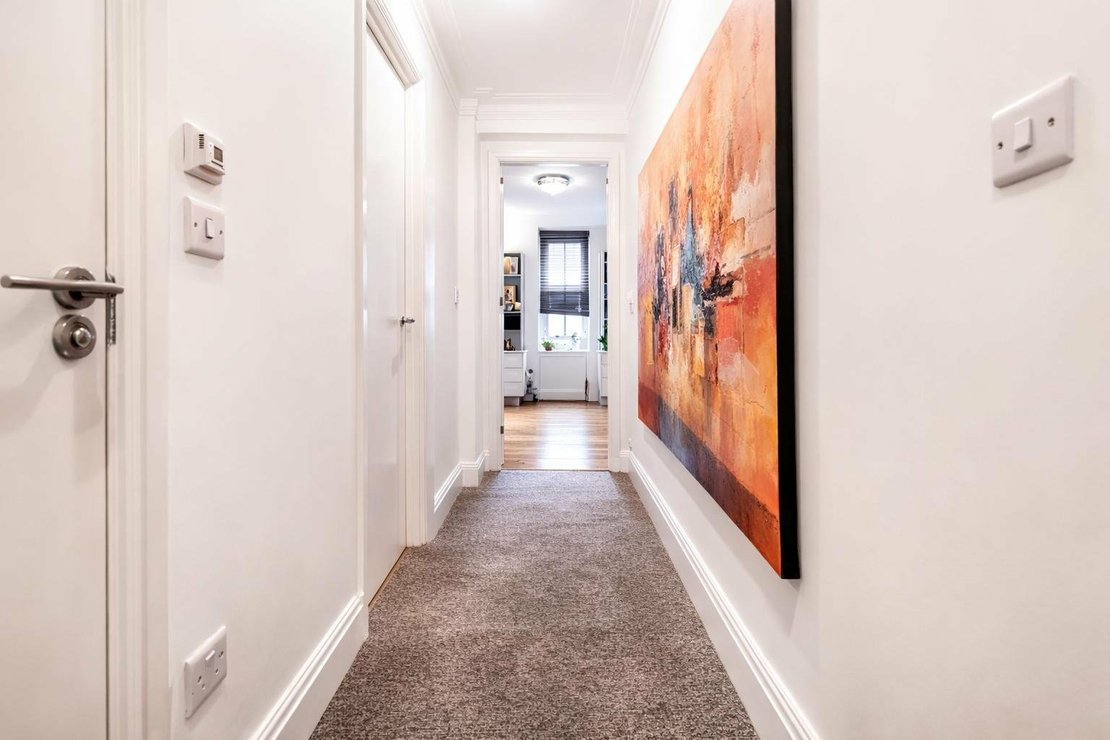 2 bedroom Flat for sale in Greenhill-view10