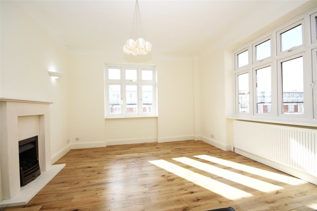 3 bedroom Flat for sale in Grove Hall Court-view1