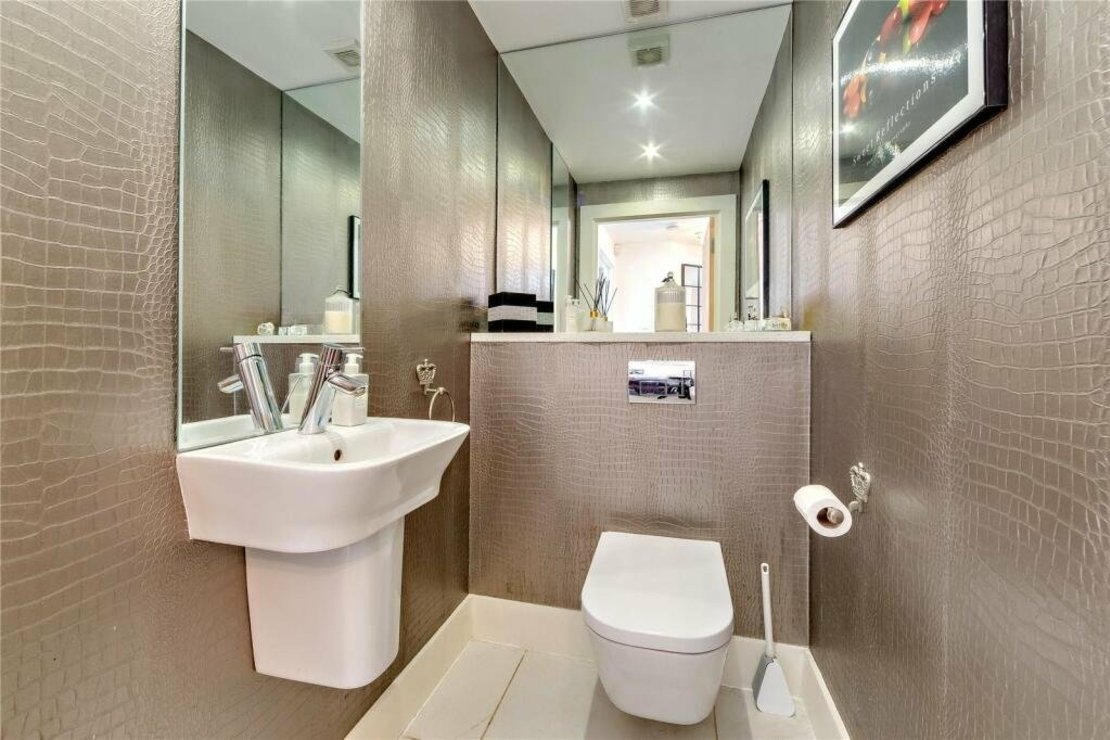 5 bedroom House for sale in Harcourt Road-view16