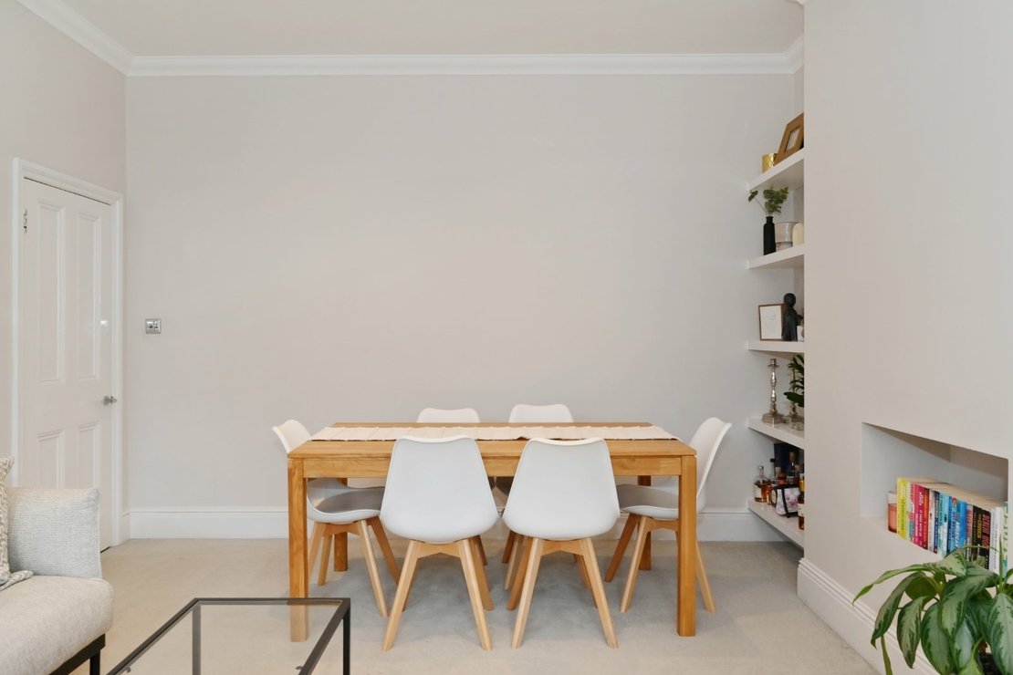3 bedroom Flat for sale in Harvard Court-view9