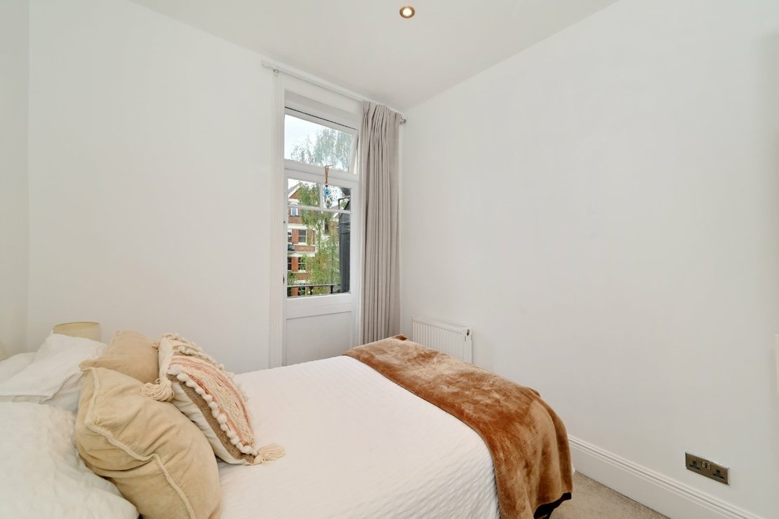 3 bedroom Flat for sale in Harvard Court-view10