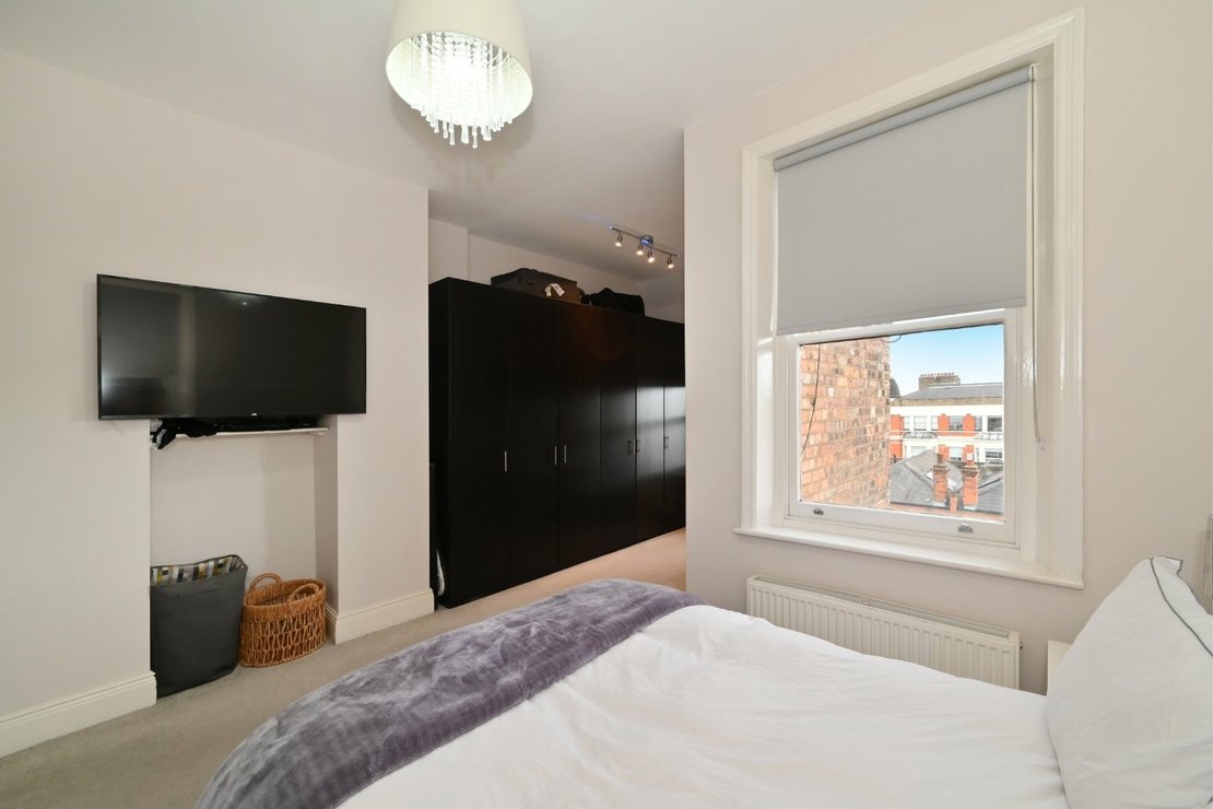 3 bedroom Flat for sale in Harvard Court-view6