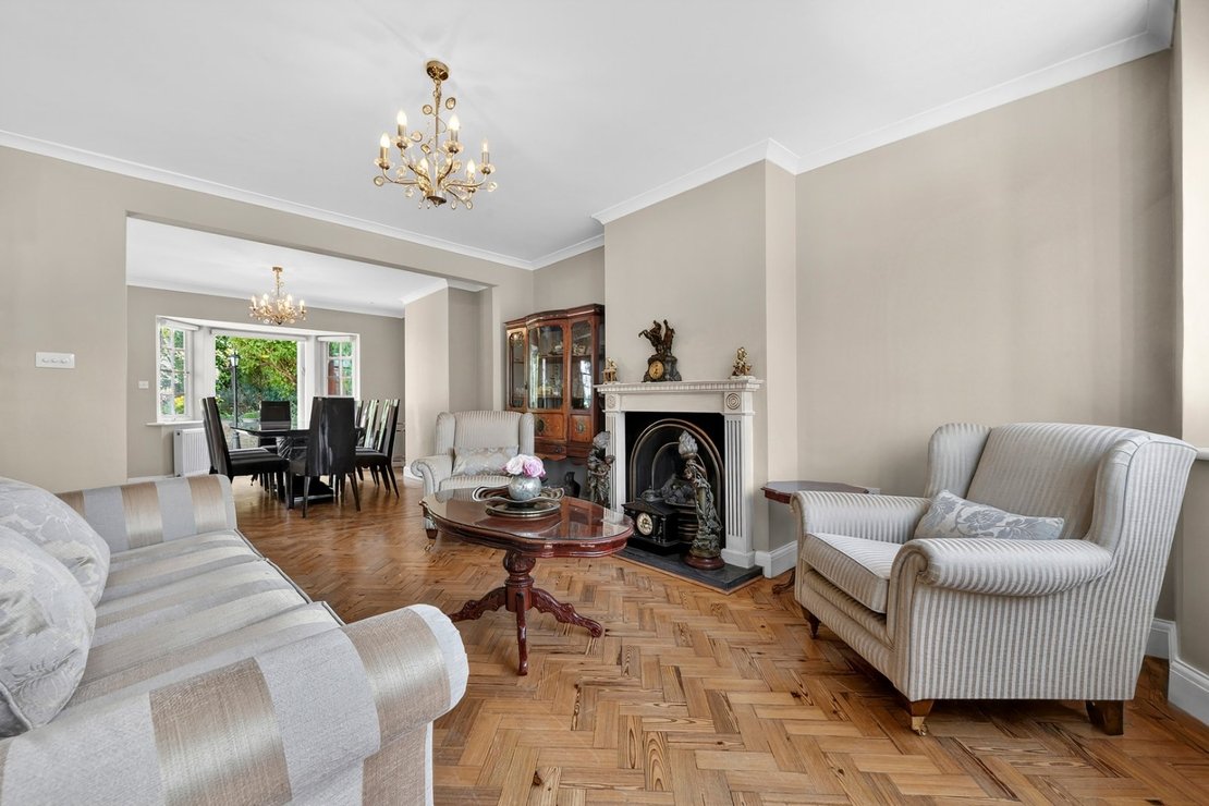 4 bedroom House for sale in Hill Rise-view2