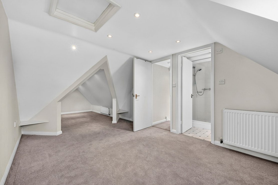 4 bedroom House for sale in Hill Rise-view11