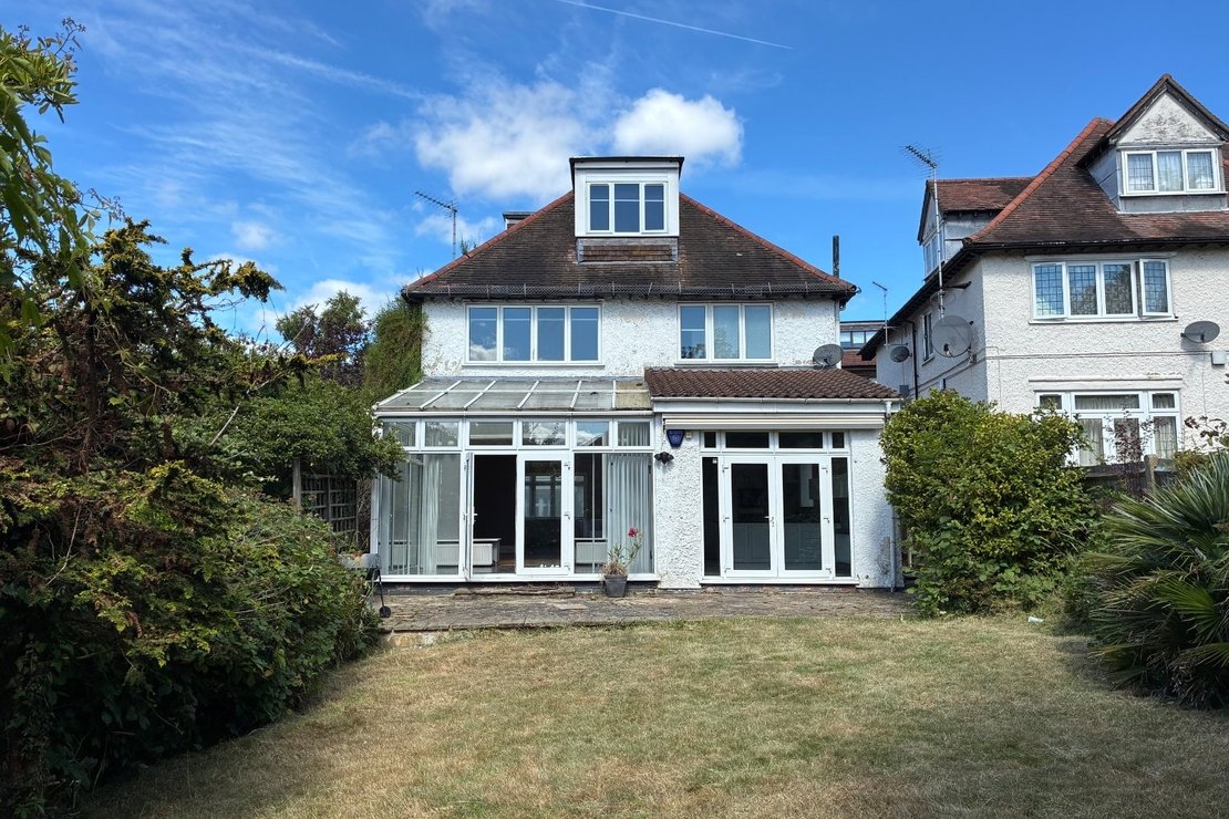 5 bedroom House for sale in Hodford Road-view16