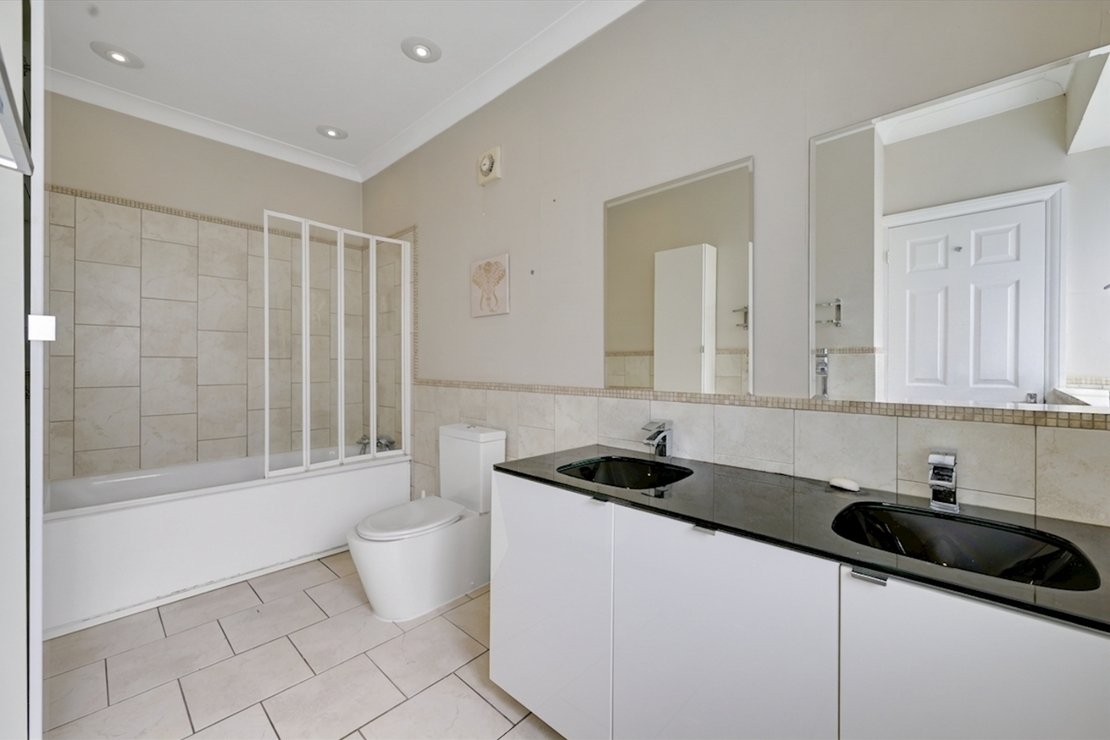 5 bedroom House for sale in Hodford Road-view7