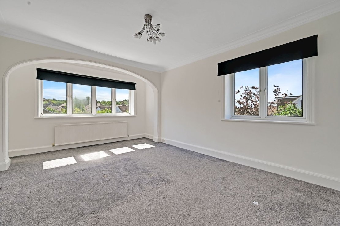 5 bedroom House for sale in Hodford Road-view6