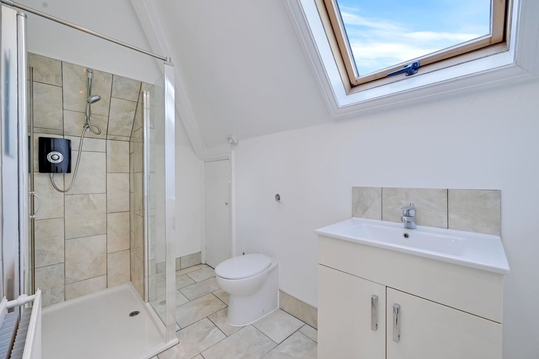 5 bedroom House for sale in Hodford Road-view13