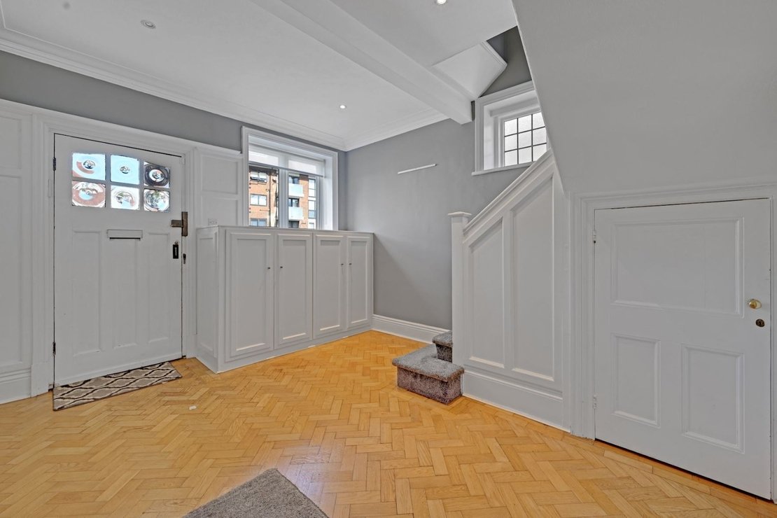 5 bedroom House for sale in Hodford Road-view5