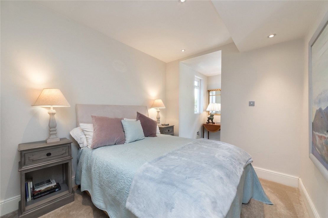 3 bedroom Flat for sale in Hornsey Lane Gardens-view9