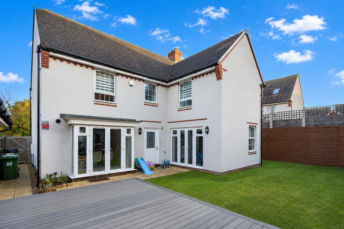 4 bedroom House for sale in Hubert Crescent-view3