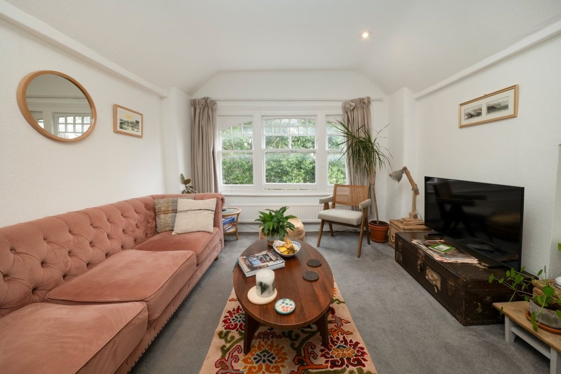2 bedroom Flat for sale in Jacksons Lane-view12