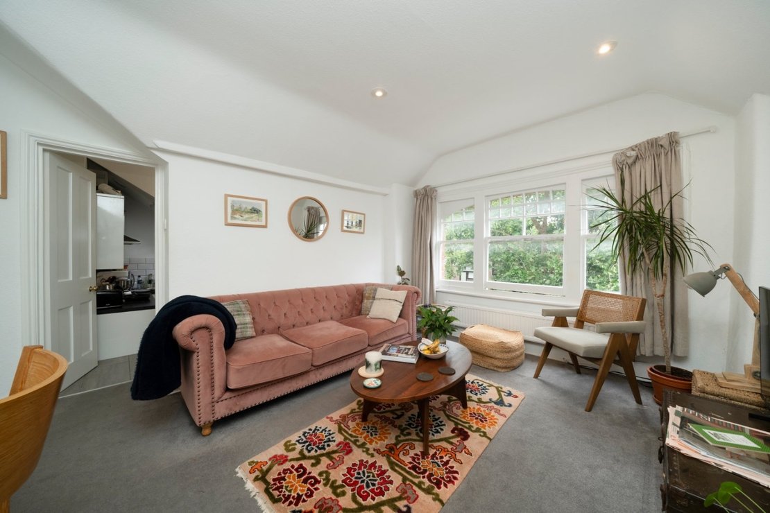 2 bedroom Flat for sale in Jacksons Lane-view11