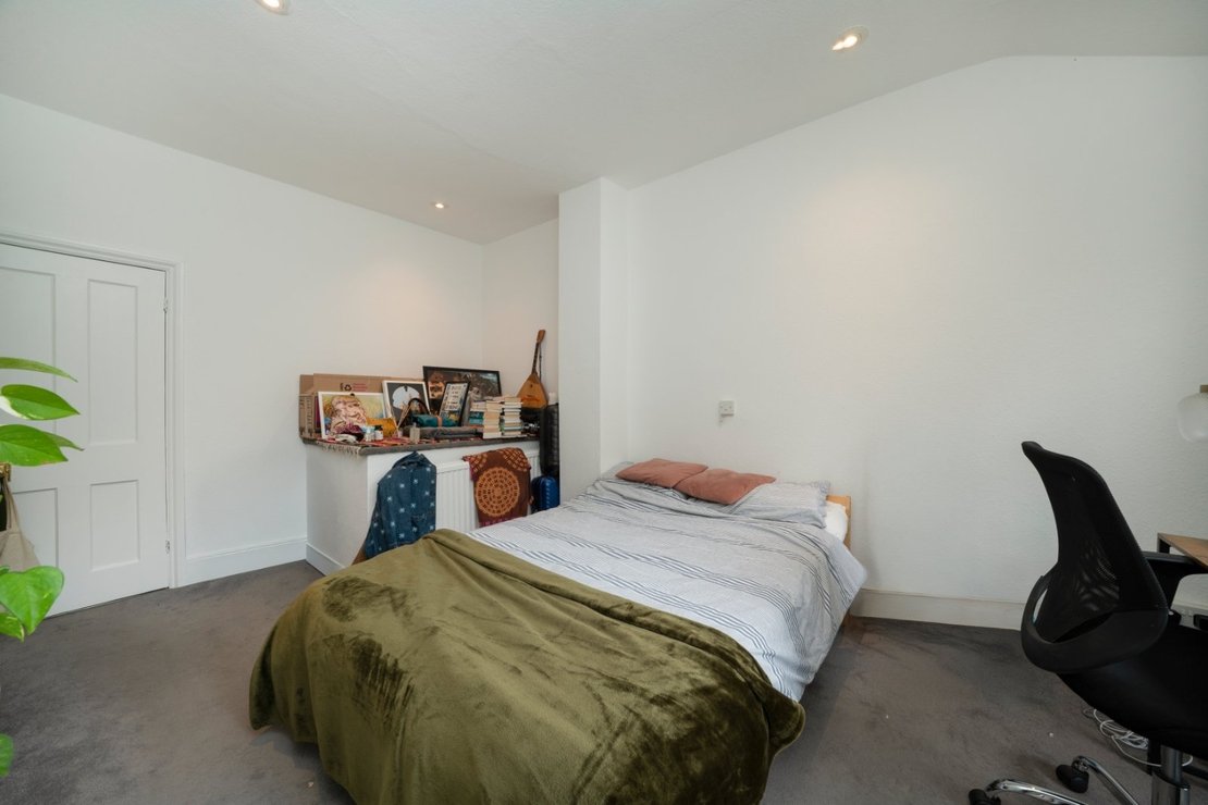 2 bedroom Flat for sale in Jacksons Lane-view9