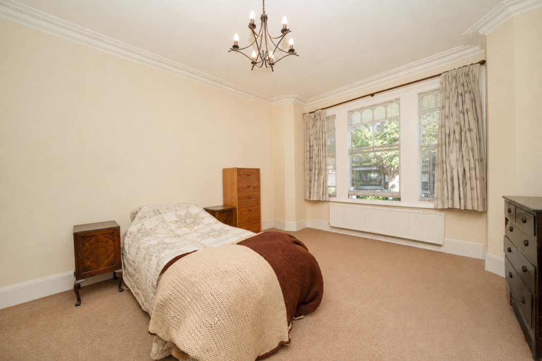 1 bedroom Flat for sale in Jacksons Lane-view4