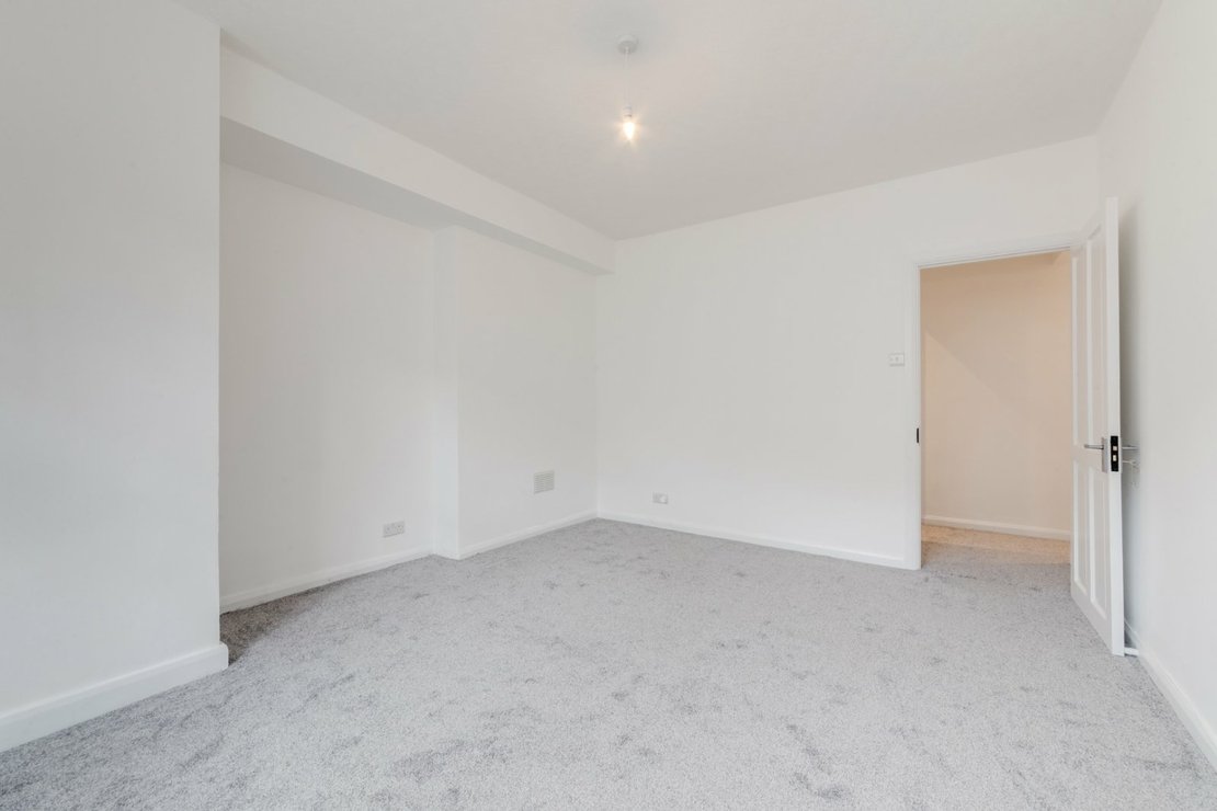 6 bedroom House for sale in Jacksons Lane-view9