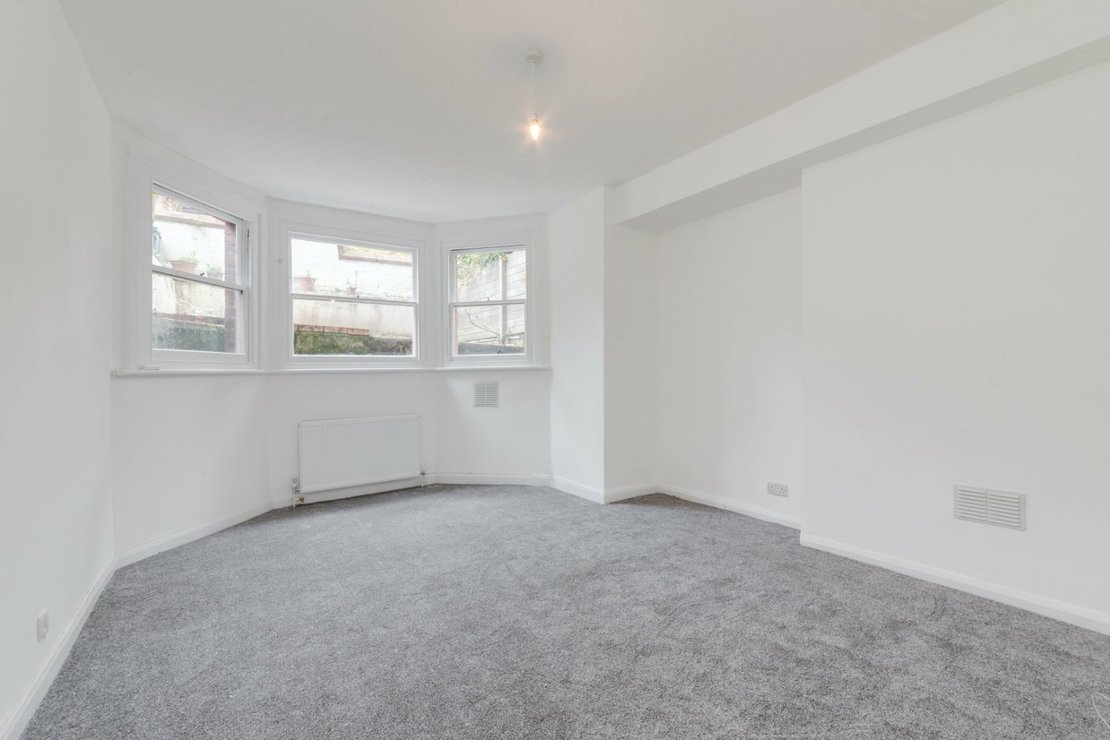 6 bedroom House for sale in Jacksons Lane-view11