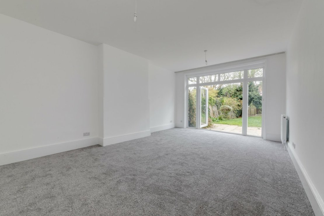 6 bedroom House for sale in Jacksons Lane-view2