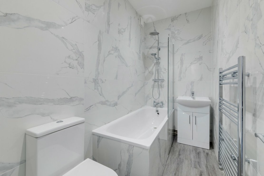 6 bedroom House for sale in Jacksons Lane-view8