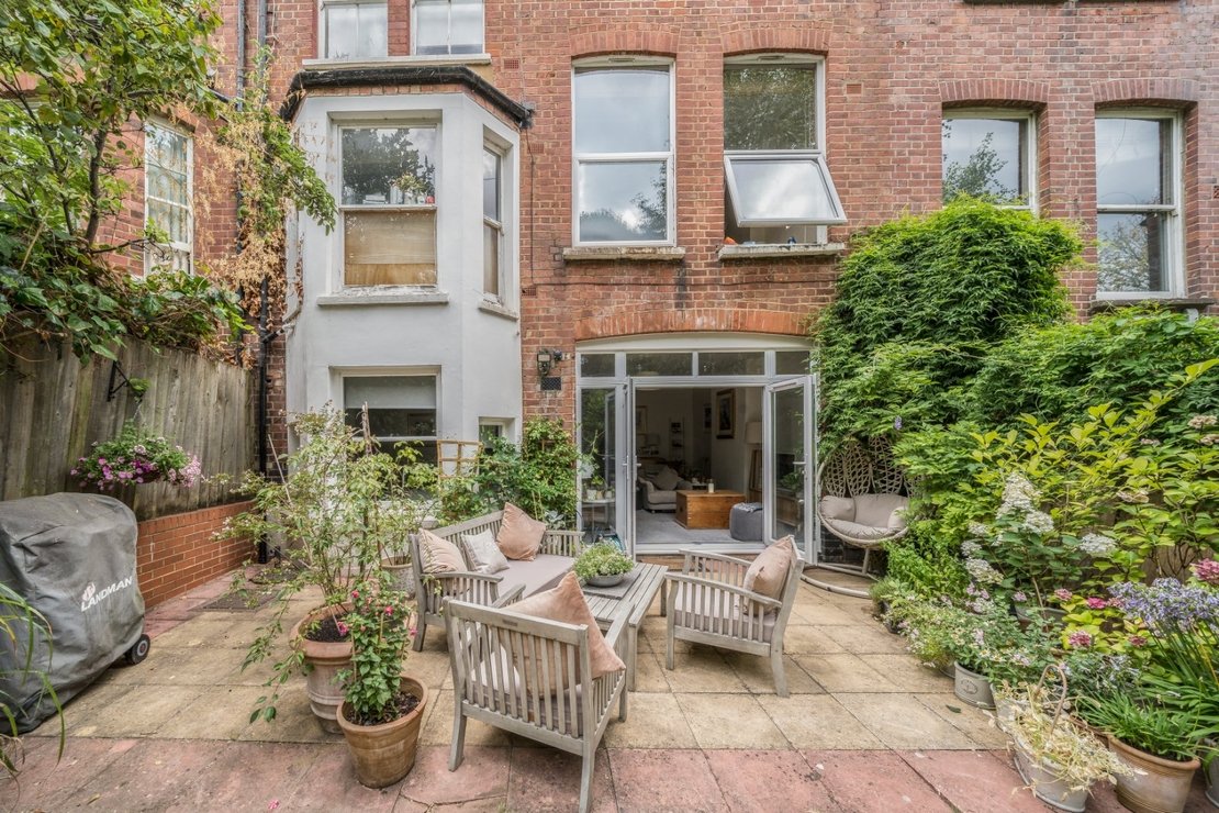 2 bedroom Flat for sale in Jacksons Lane-view16
