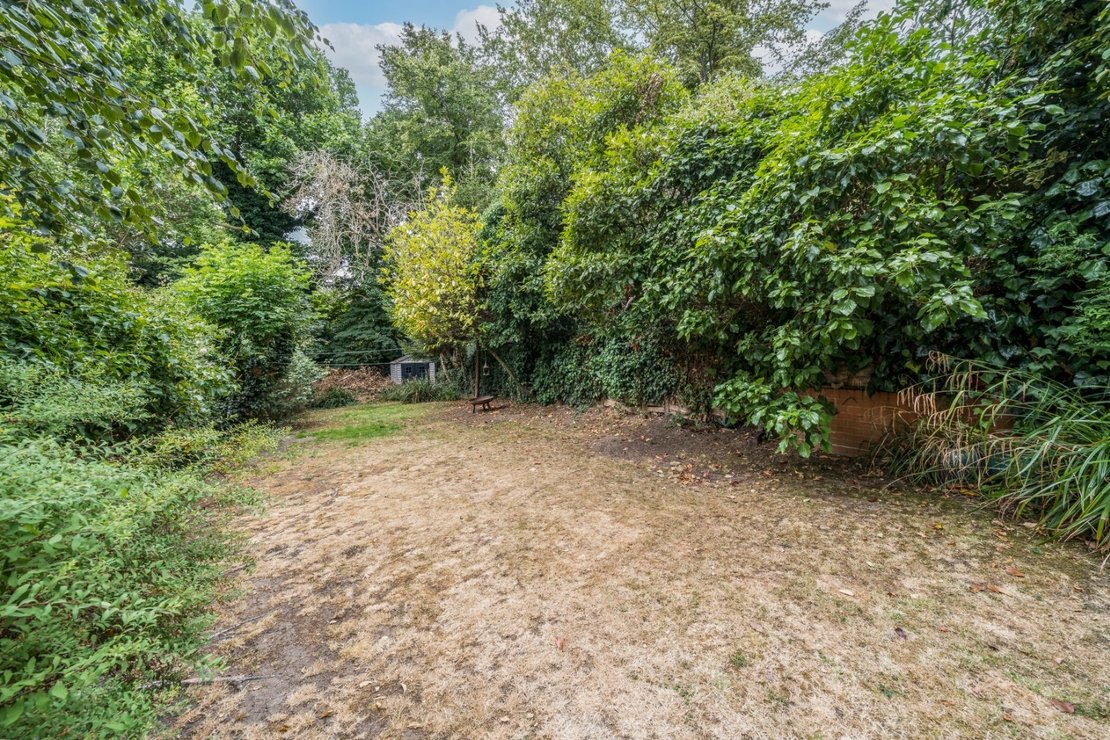 2 bedroom Flat for sale in Jacksons Lane-view17