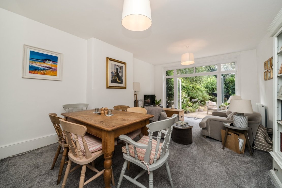 2 bedroom Flat for sale in Jacksons Lane-view8