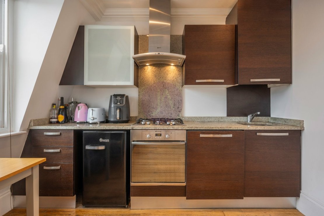 1 bedroom Flat for sale in Kentish Town Road-view5