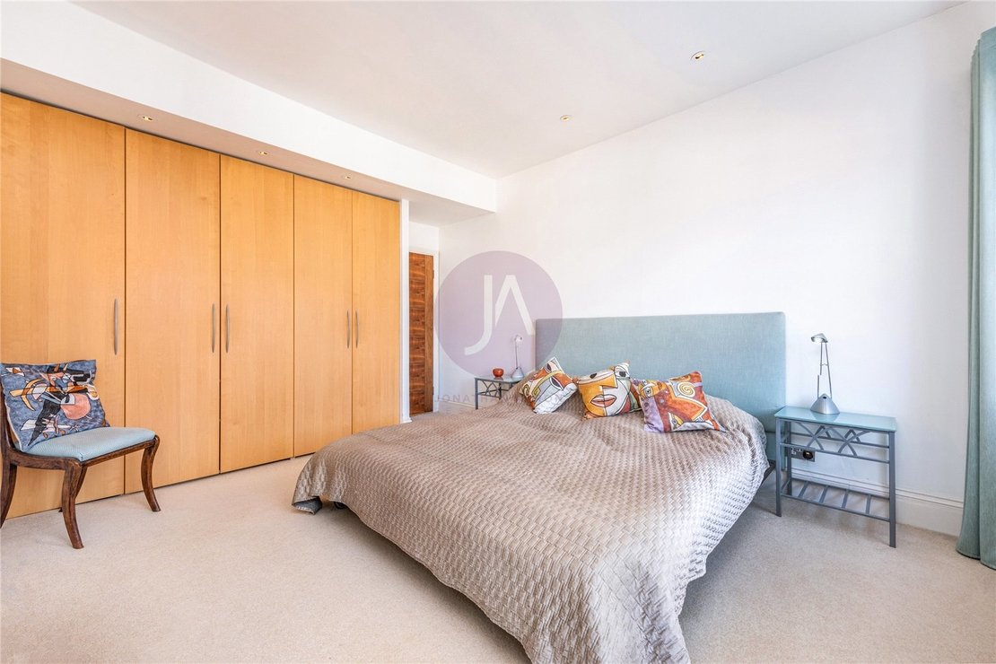 3 bedroom Flat for sale in Kidderpore Gardens-view5