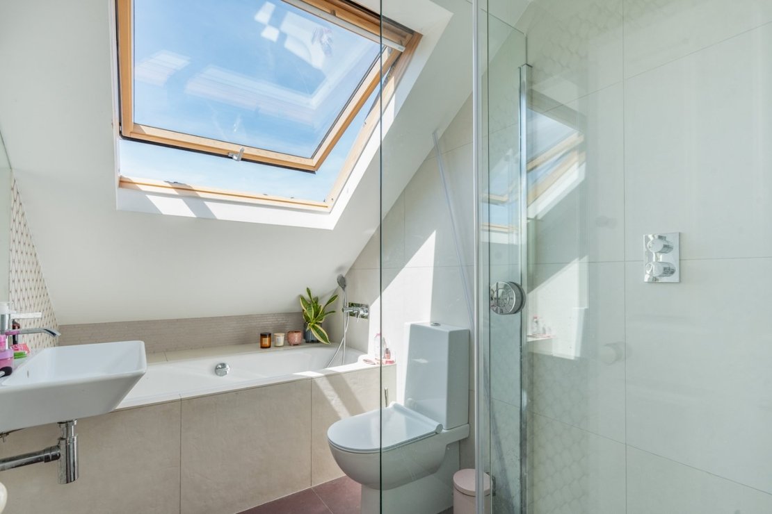 5 bedroom House for sale in Kings Road-view16