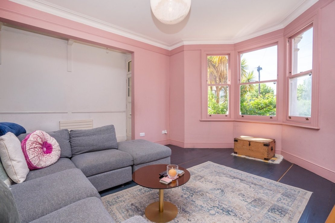 5 bedroom House for sale in Kings Road-view2