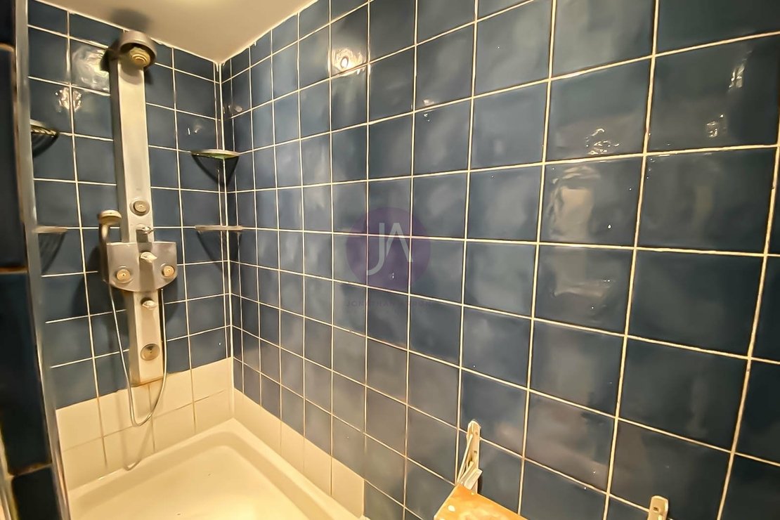 3 bedroom Maisonette for sale in Kingsgate Road-view10