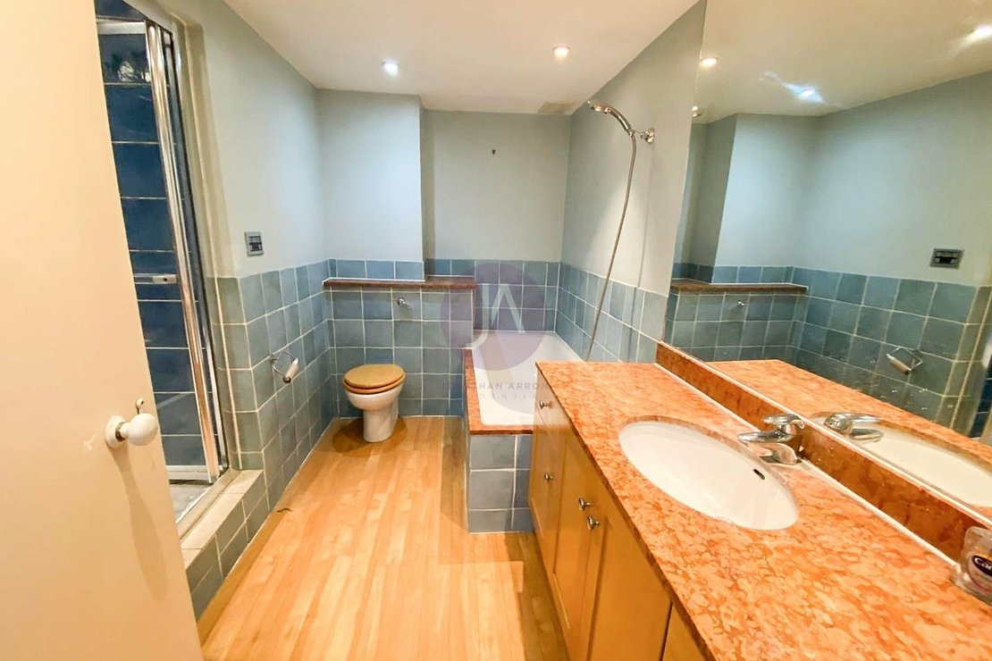 3 bedroom Maisonette for sale in Kingsgate Road-view9