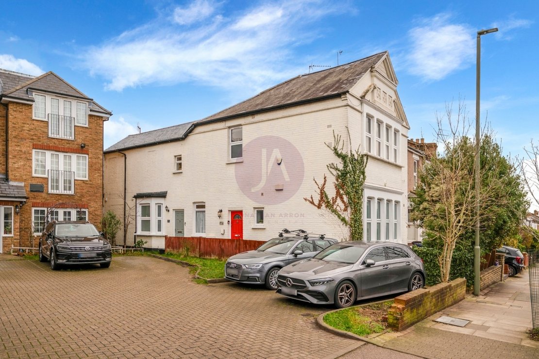 2 bedroom Flat for sale in Long Lane-view14