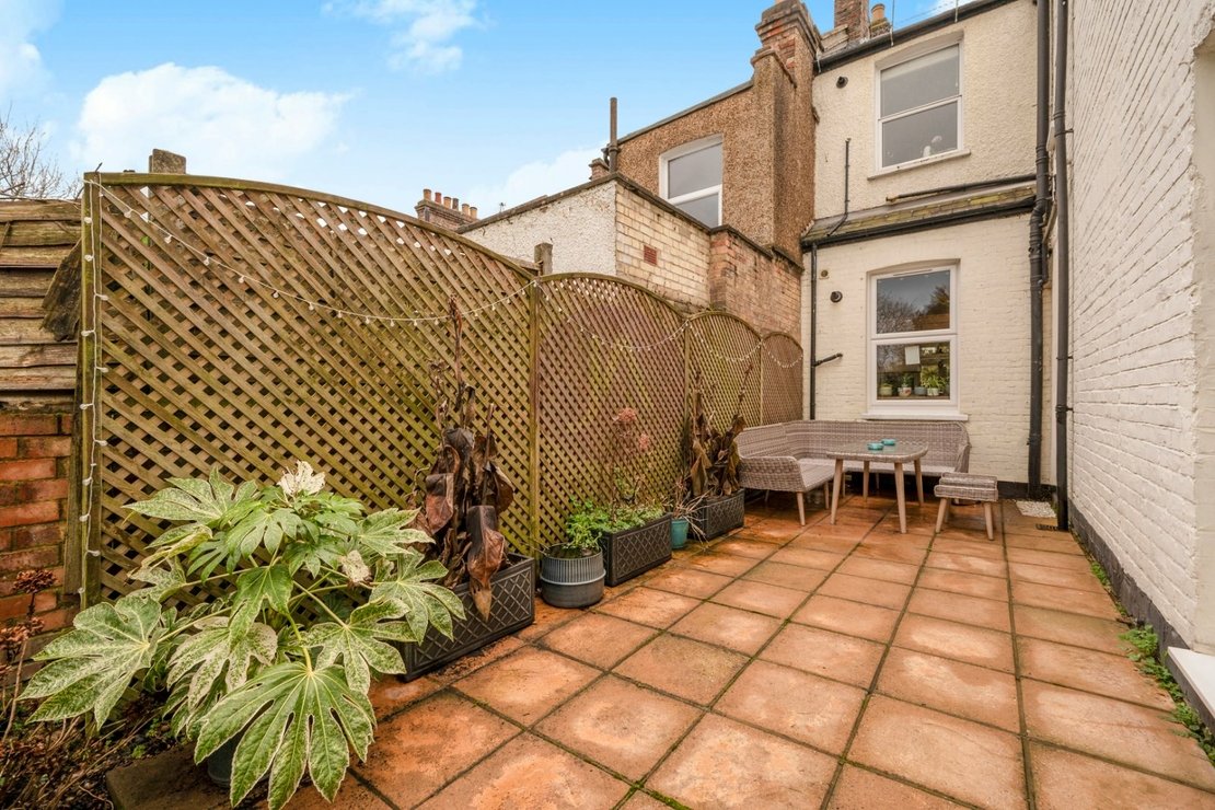 2 bedroom Flat for sale in Long Lane-view13
