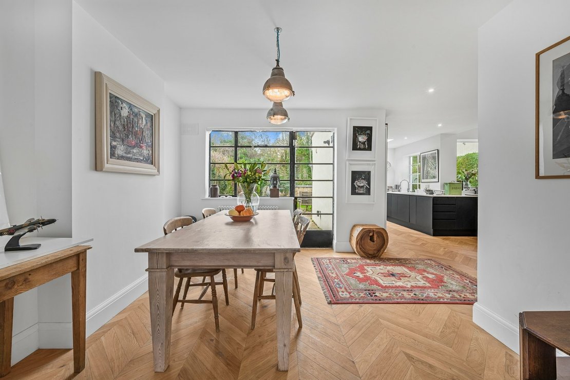 3 bedroom House for sale in Ludlow Way-view4