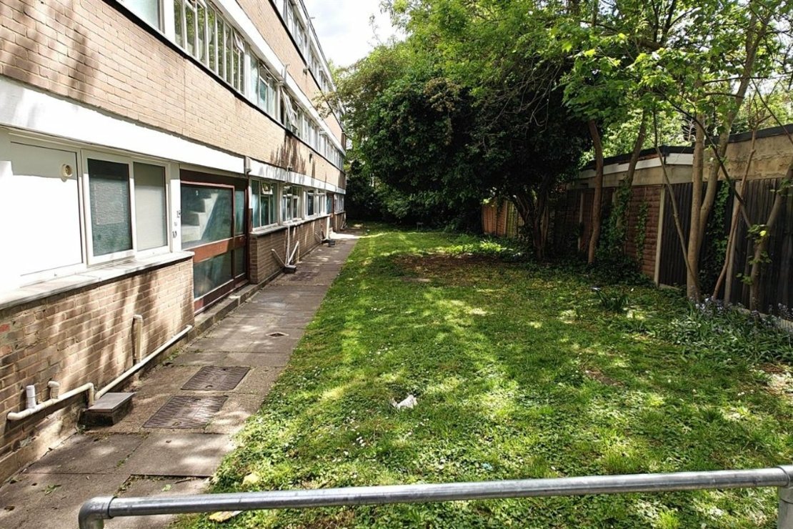 Flat for sale in Lyndum Court-view17