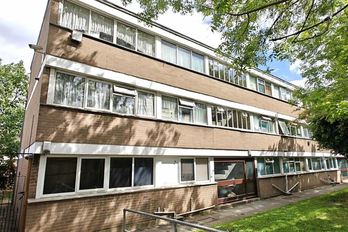 Flat for sale in Lyndum Court-view1
