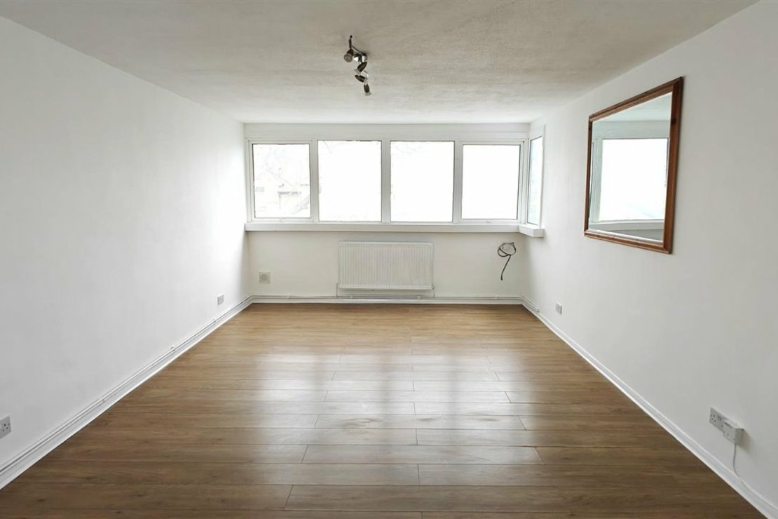 Flat for sale in Lyndum Court-view2