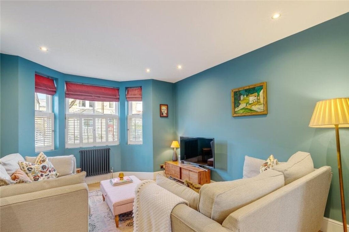 3 bedroom House for sale in Mallinson Road-view2