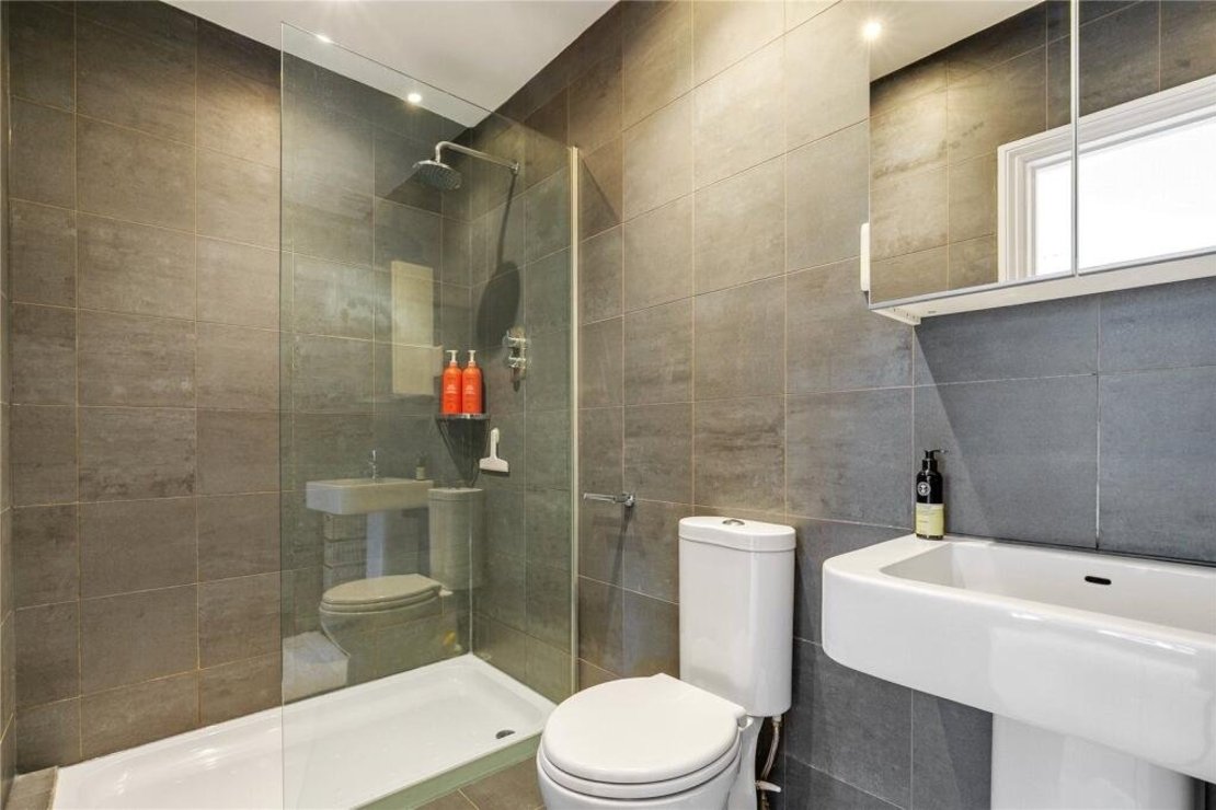 3 bedroom House for sale in Mallinson Road-view10