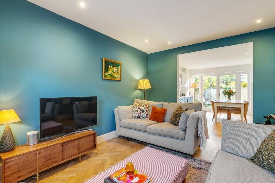 3 bedroom House for sale in Mallinson Road-view5