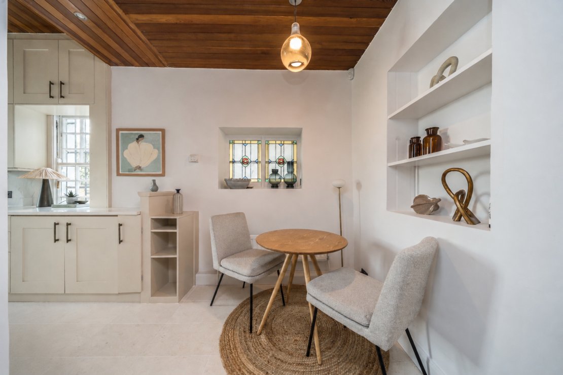 2 bedroom Flat for sale in Marlborough Place-view4