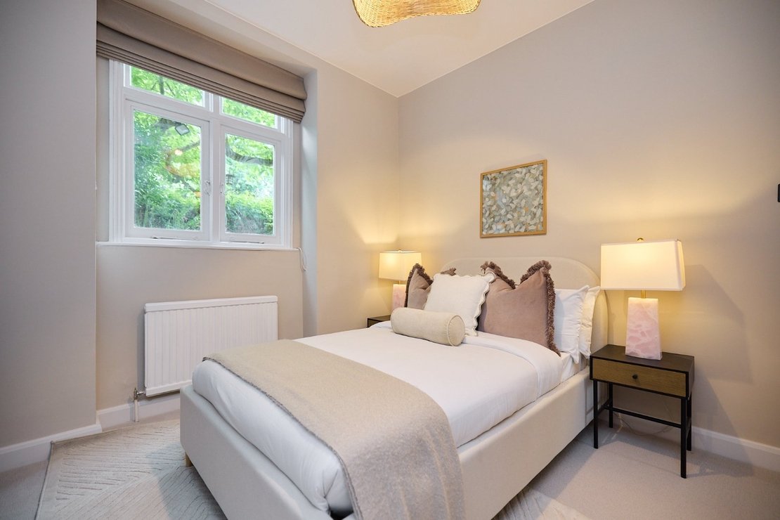 2 bedroom Flat for sale in Marlborough Place-view7