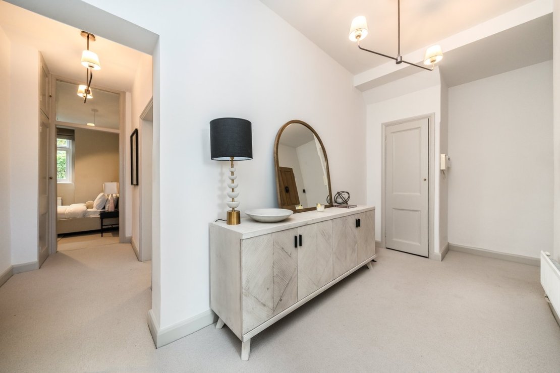 2 bedroom Flat for sale in Marlborough Place-view11