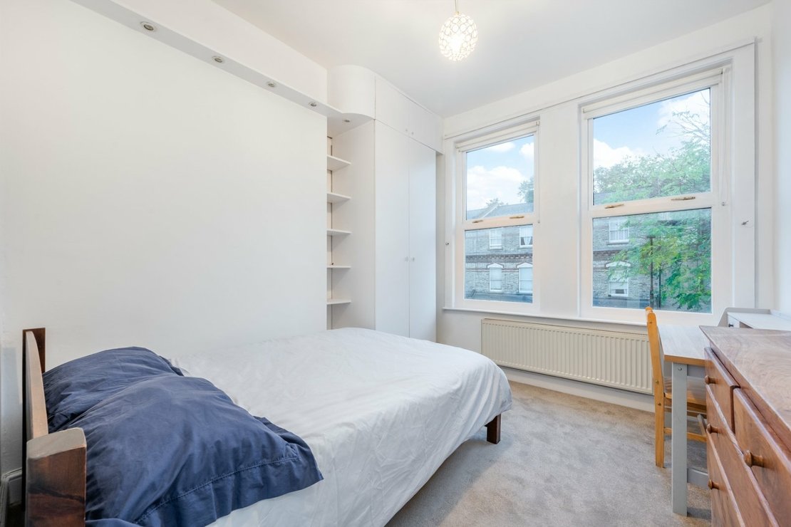 2 bedroom Flat for sale in Maygrove Road-view6