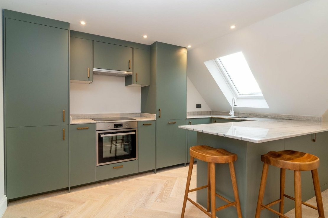 2 bedroom Flat for sale in Melrose Avenue-view1