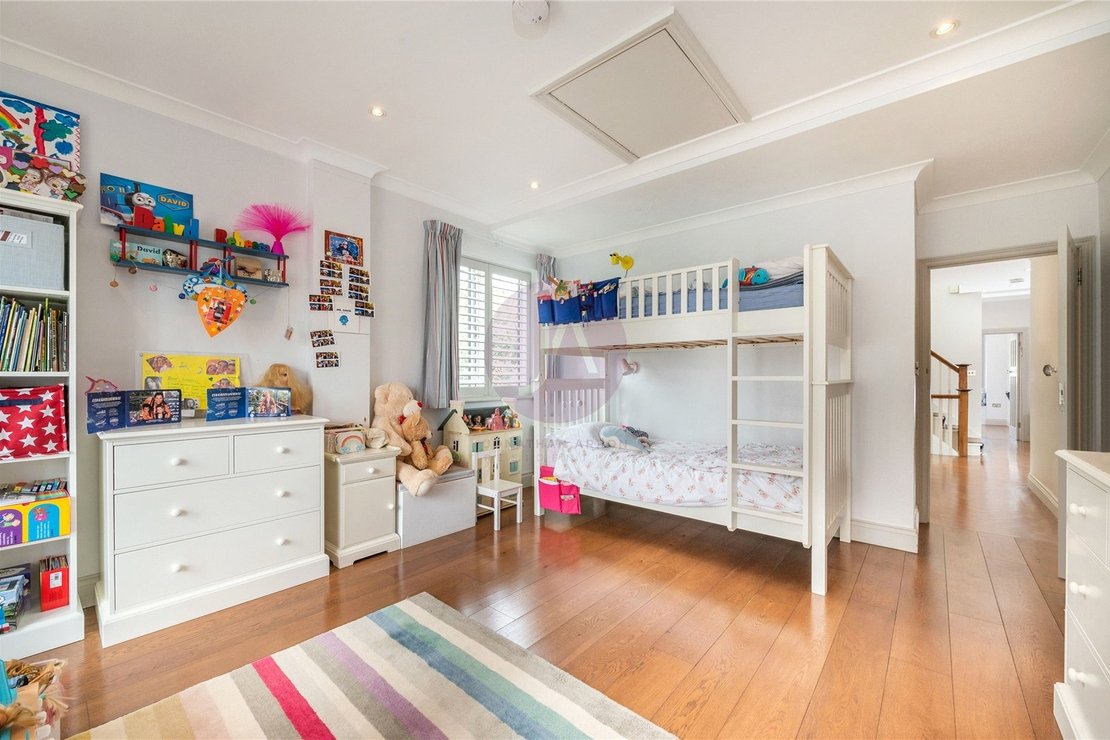 5 bedroom House for sale in Milverton Road-view14