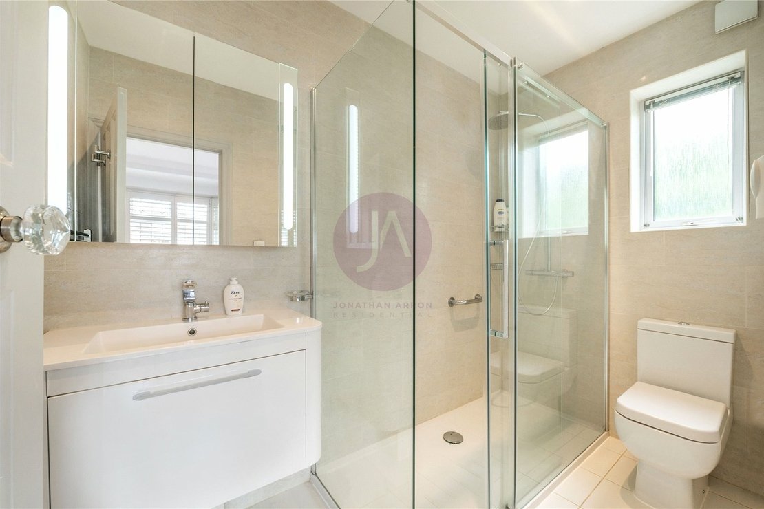 5 bedroom House for sale in Milverton Road-view8