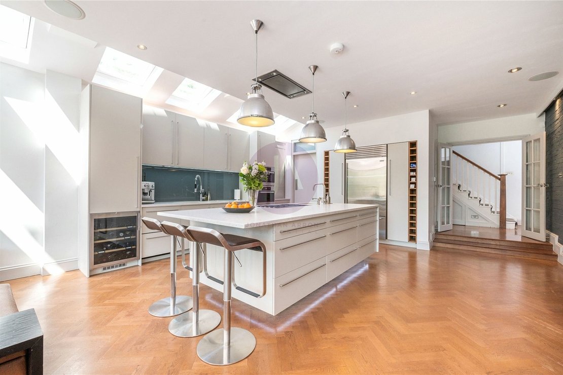 5 bedroom House for sale in Milverton Road-view16